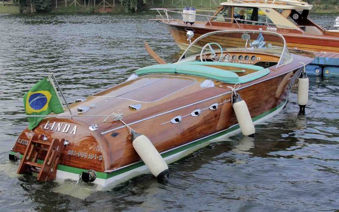 v classic boat - boat shopping