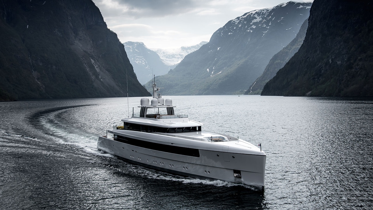 feadship superiate najiba - boat shopping