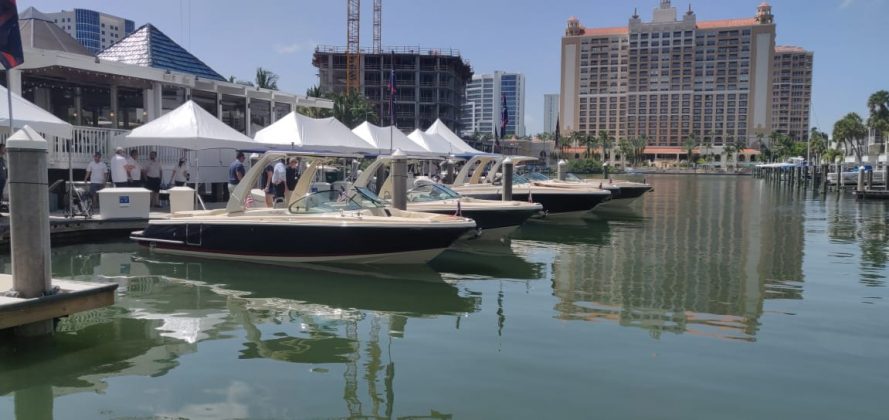 chris craft linha GT - boat shopping