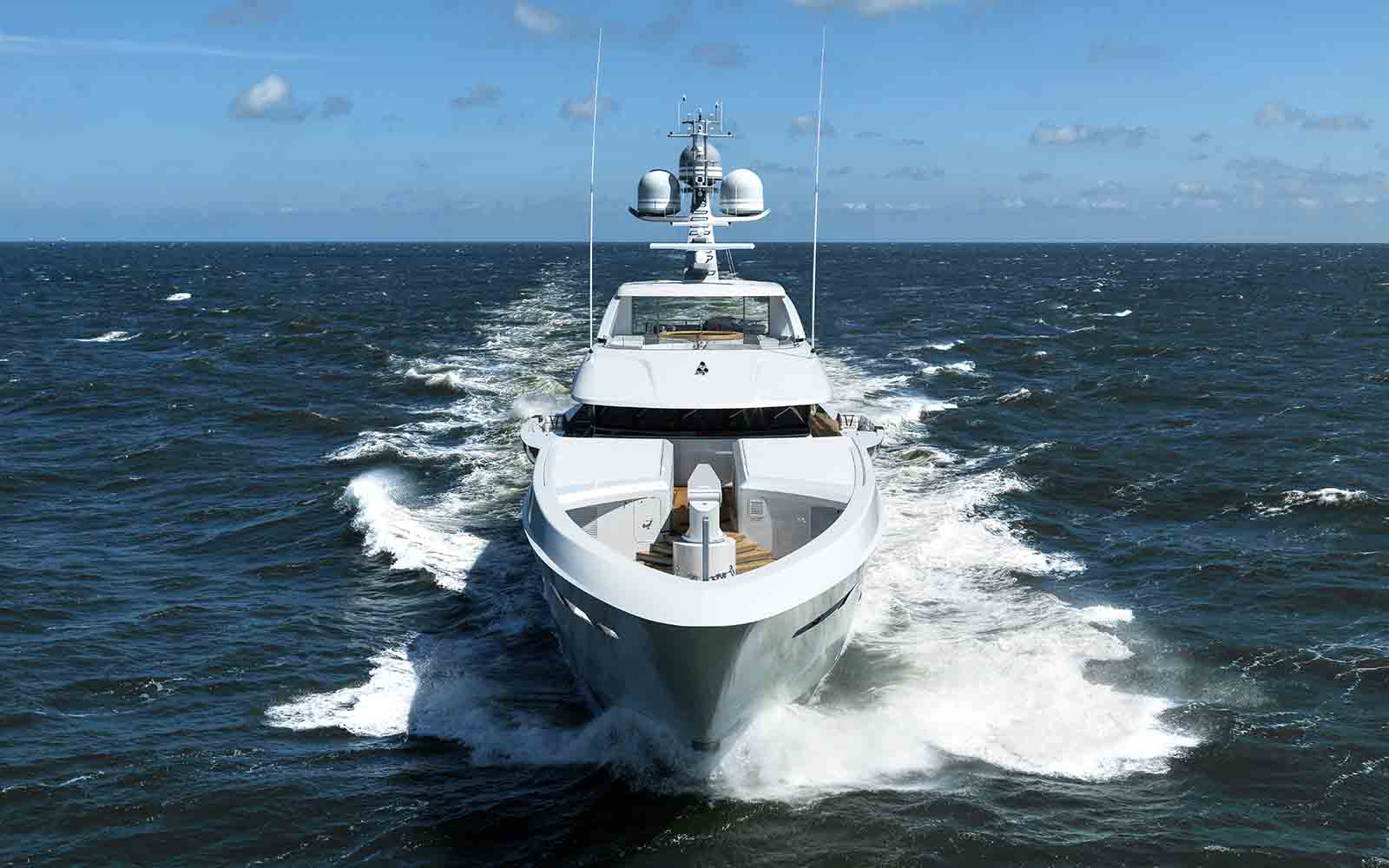 heesen superiate galvas - boat shopping 9