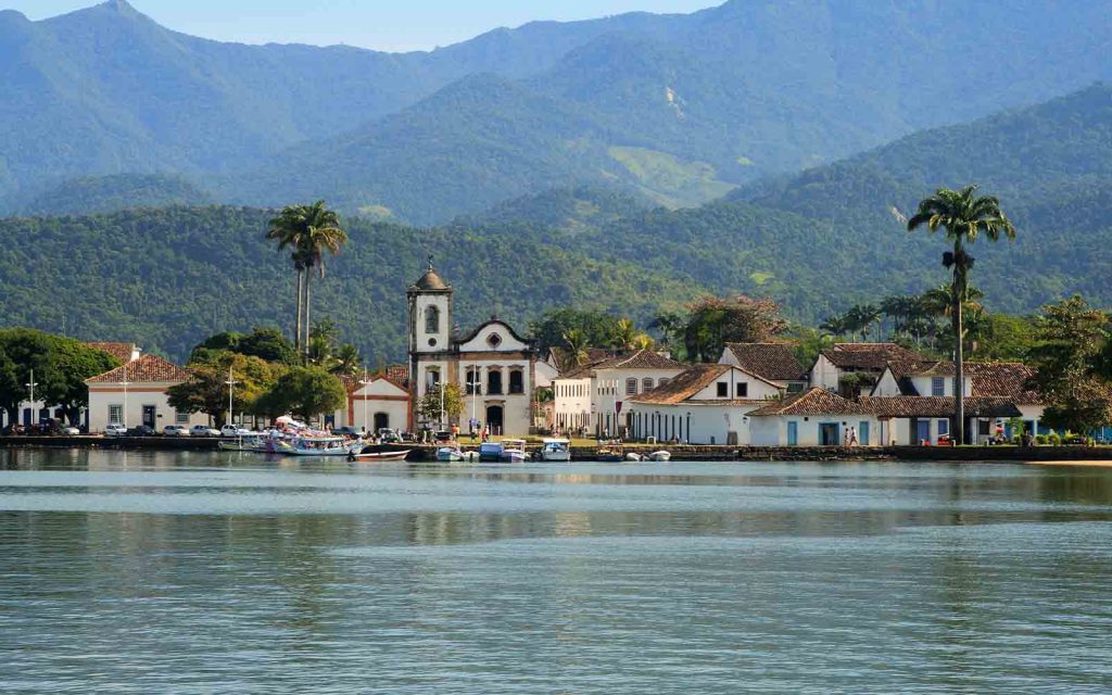 paraty e ilha grande patrimonio unesco - boat shopping