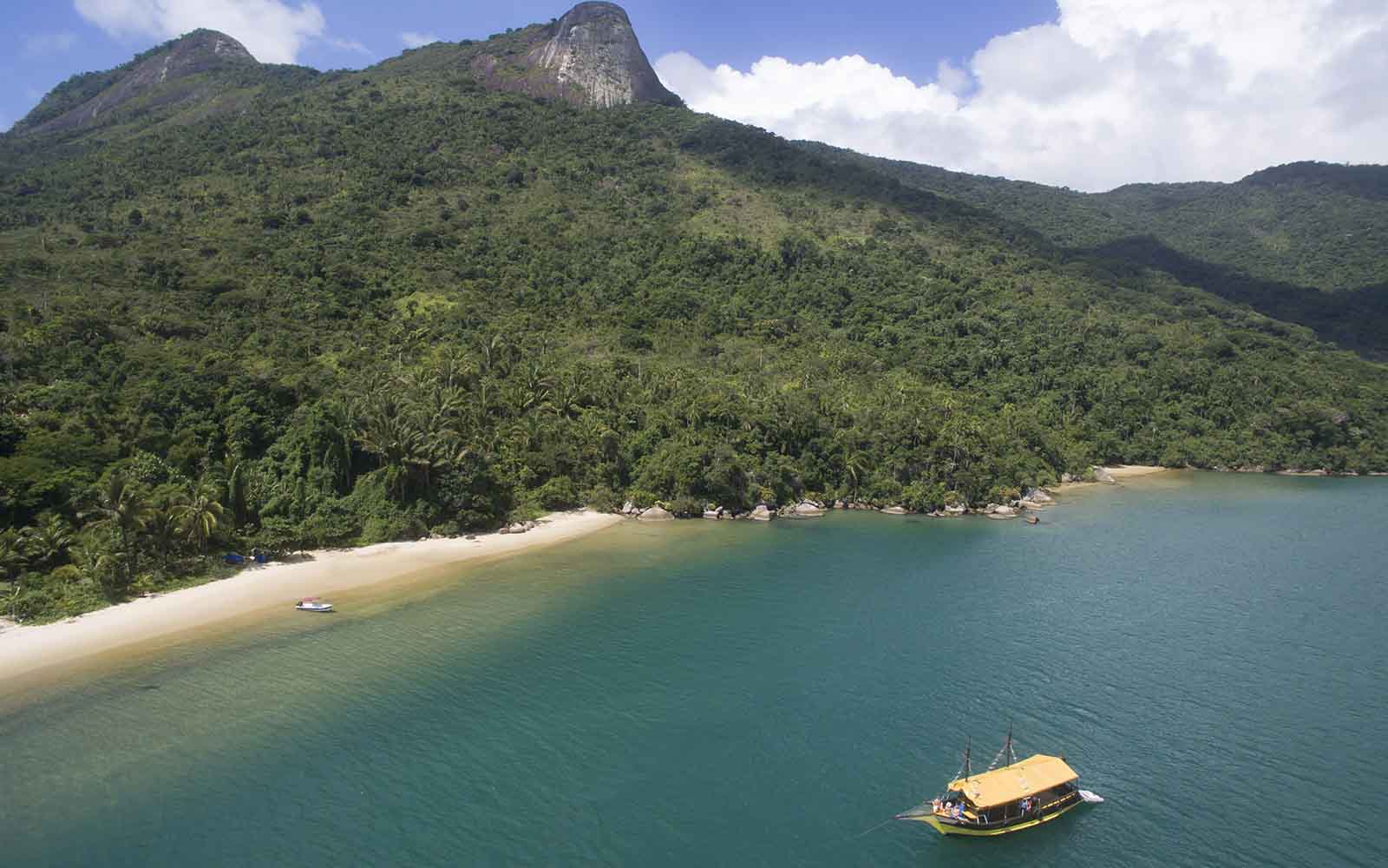 paraty e ilha grande patrimonio unesco - boat shopping