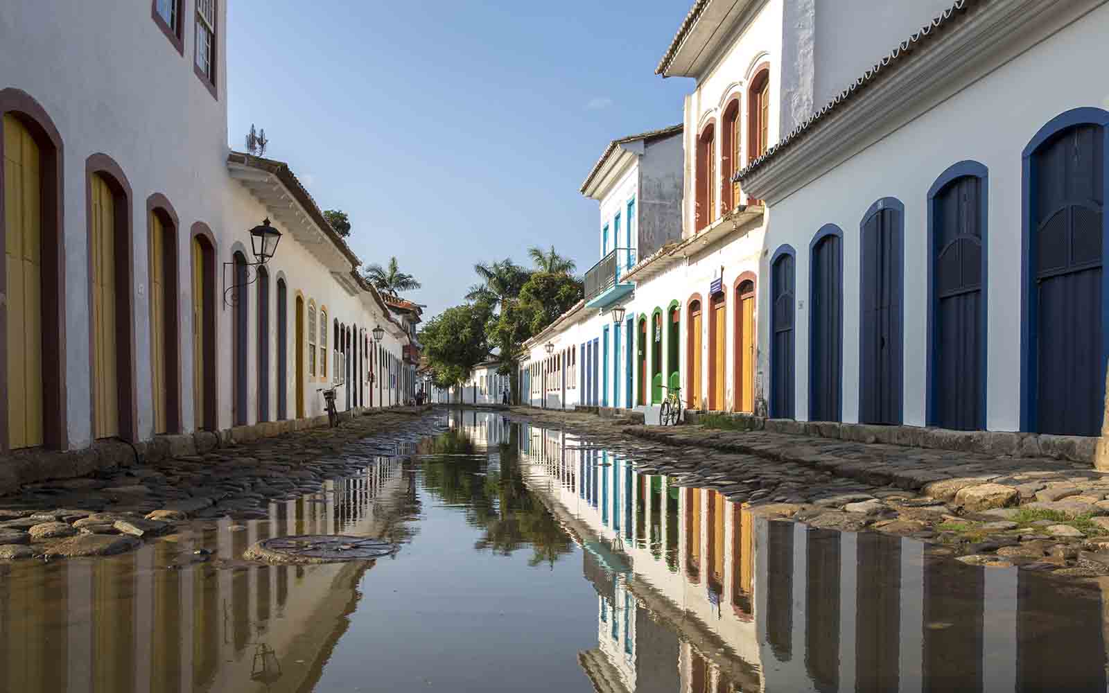 paraty e ilha grande patrimonio unesco - boat shopping