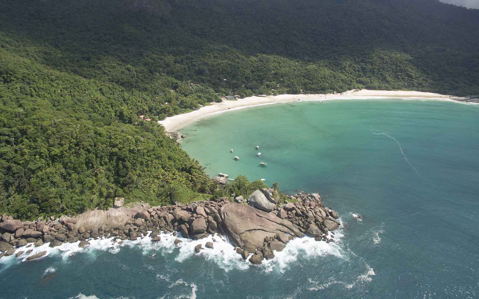 paraty e ilha grande patrimonio unesco - boat shopping