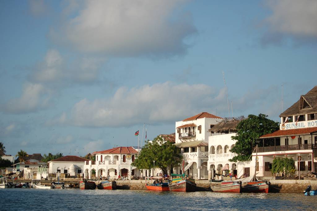 19. Cidade histórica de Lamu, Quênia - boat shopping