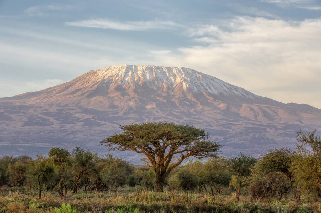 2. Monte Kilimanjaro, Tanzânia - boat shopping África