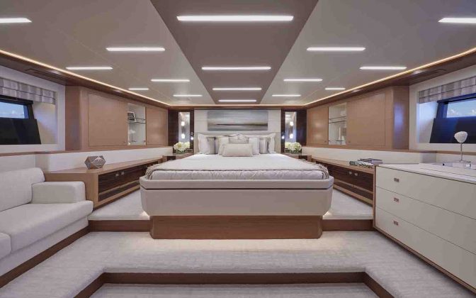 ocean alexander 90R - boat shopping