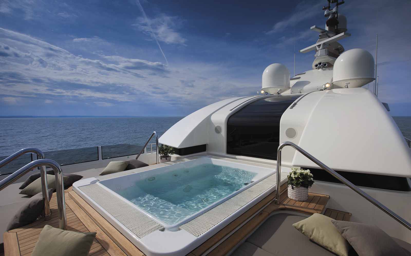 superiate crn yacht - boat shopping