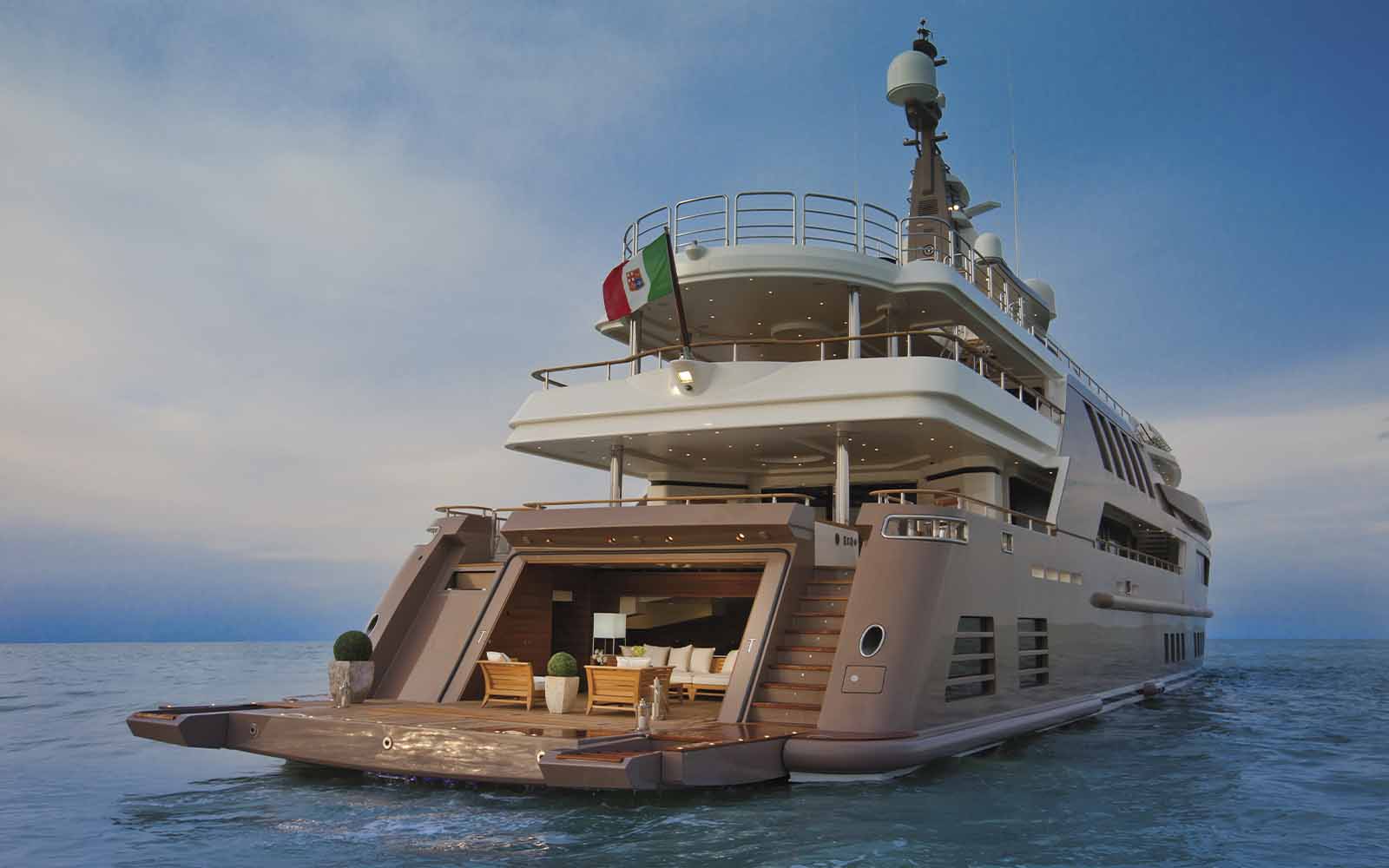 superiate j'ade crn yacht - boat shopping