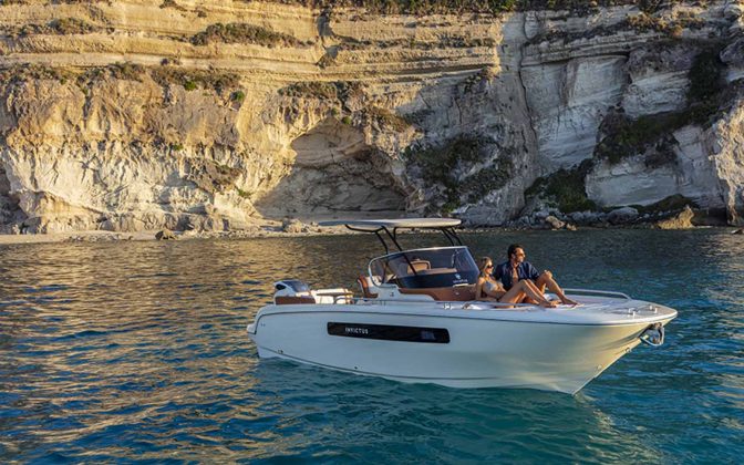 Invictus CX270 - boat shopping