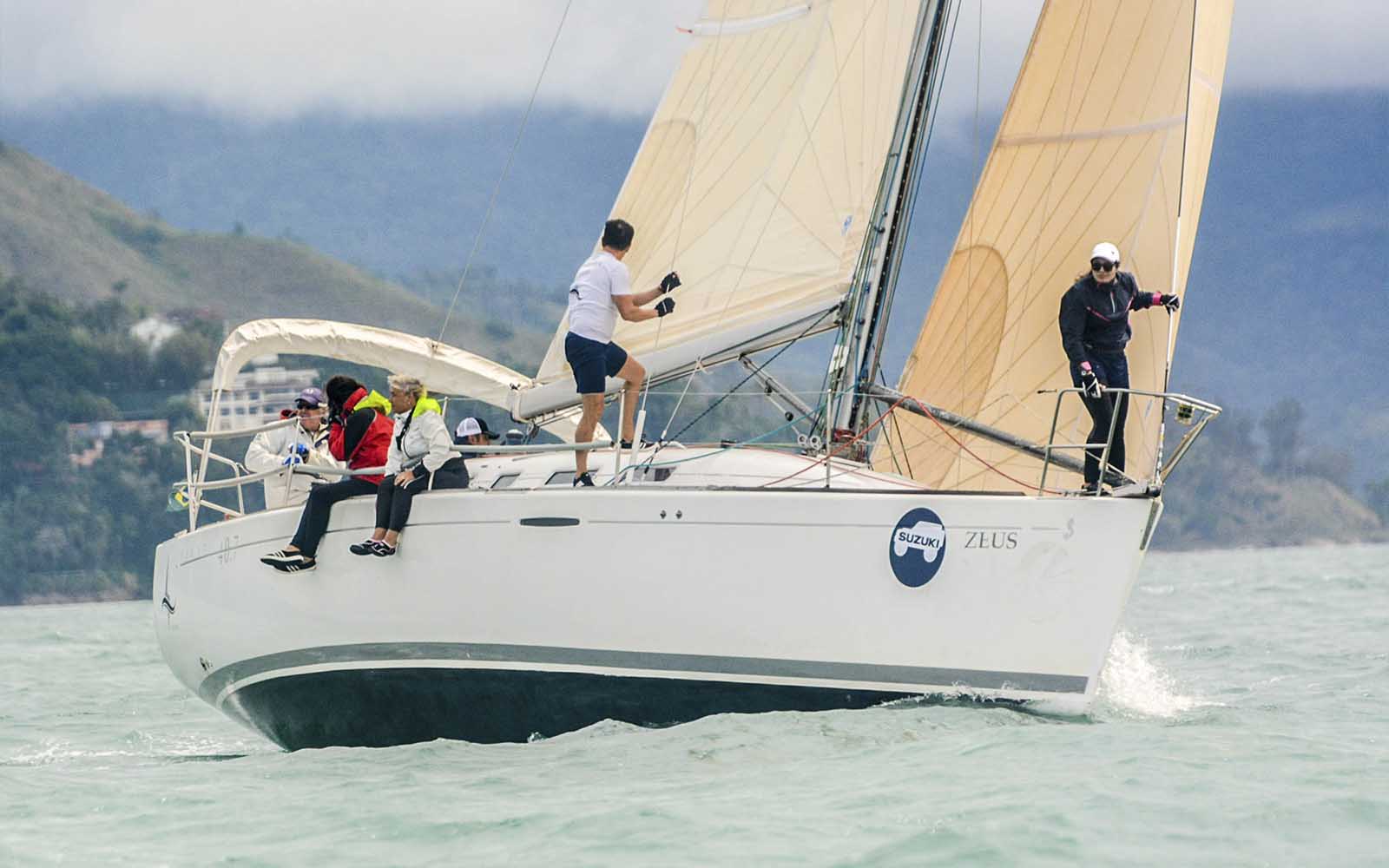 Zeus na frente na RGS (Aline Bassi Balaio de Ideias) - boat shopping