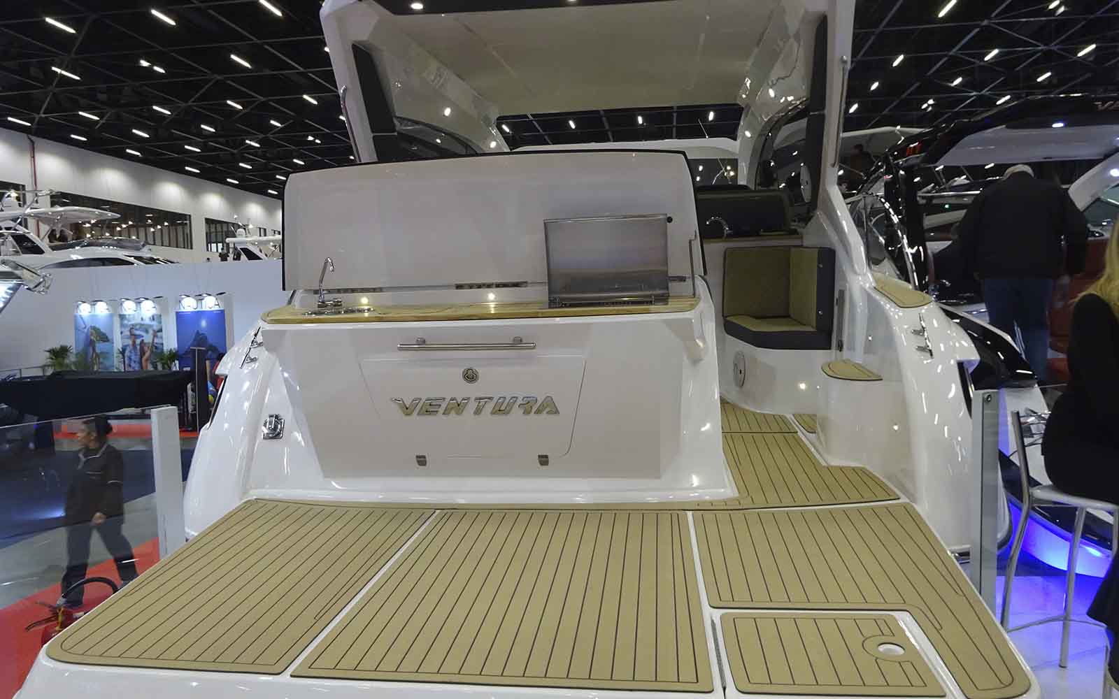 ventura v390 ht - boat shopping