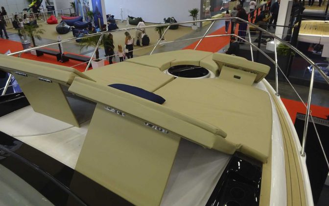 ventura v390 ht - boat shopping