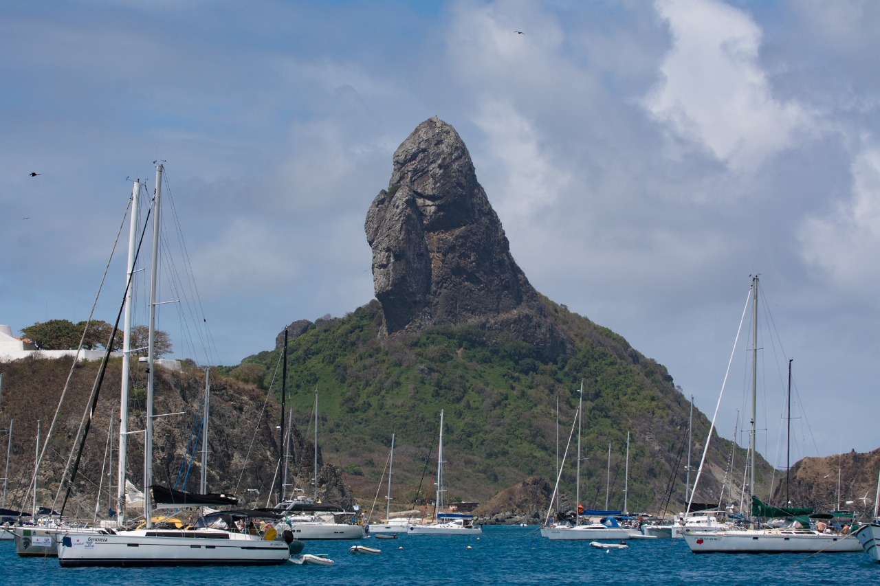 31 refeno fernando de noronha - boat shopping