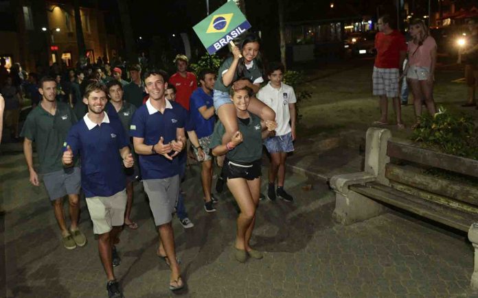 Brasileiros em festa (Ronald Kraag)