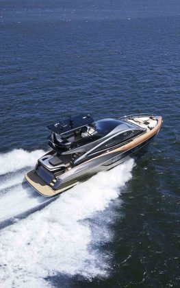 Lexus LY 650 Iate Flybridge - boat shopping