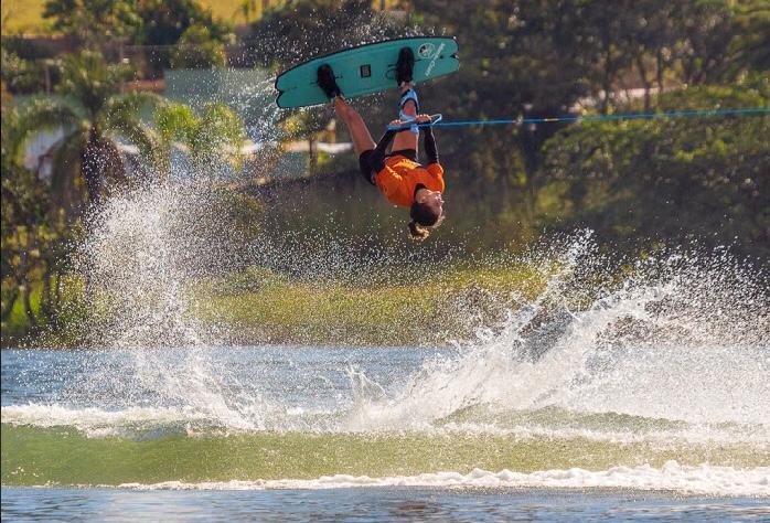 Mariana Nep wakeboard - boat shopping