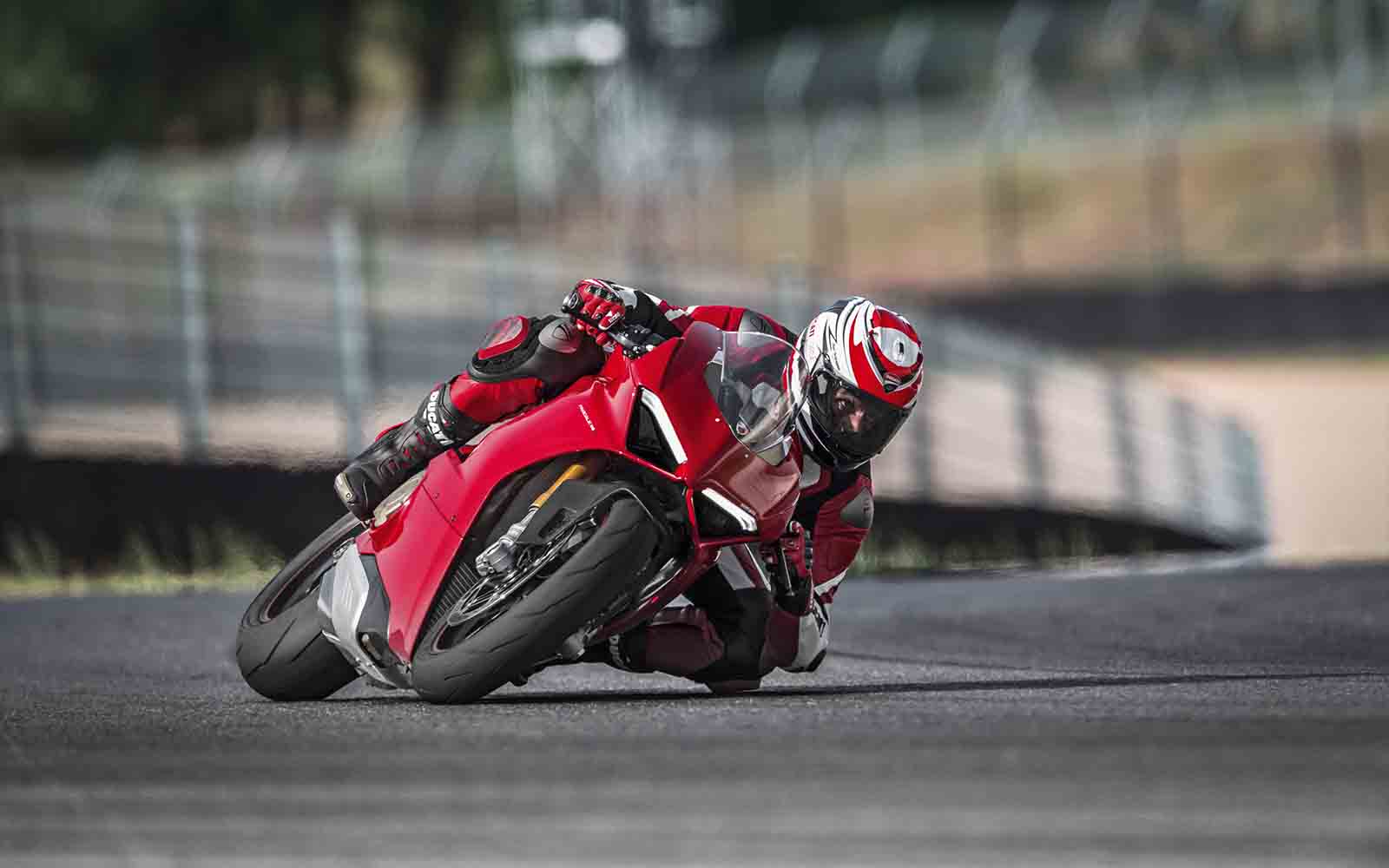 brasileiro quebra recorde da ducati - boat shopping