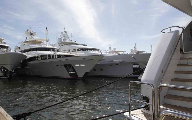 flibs 2019 superyacht - boat shopping