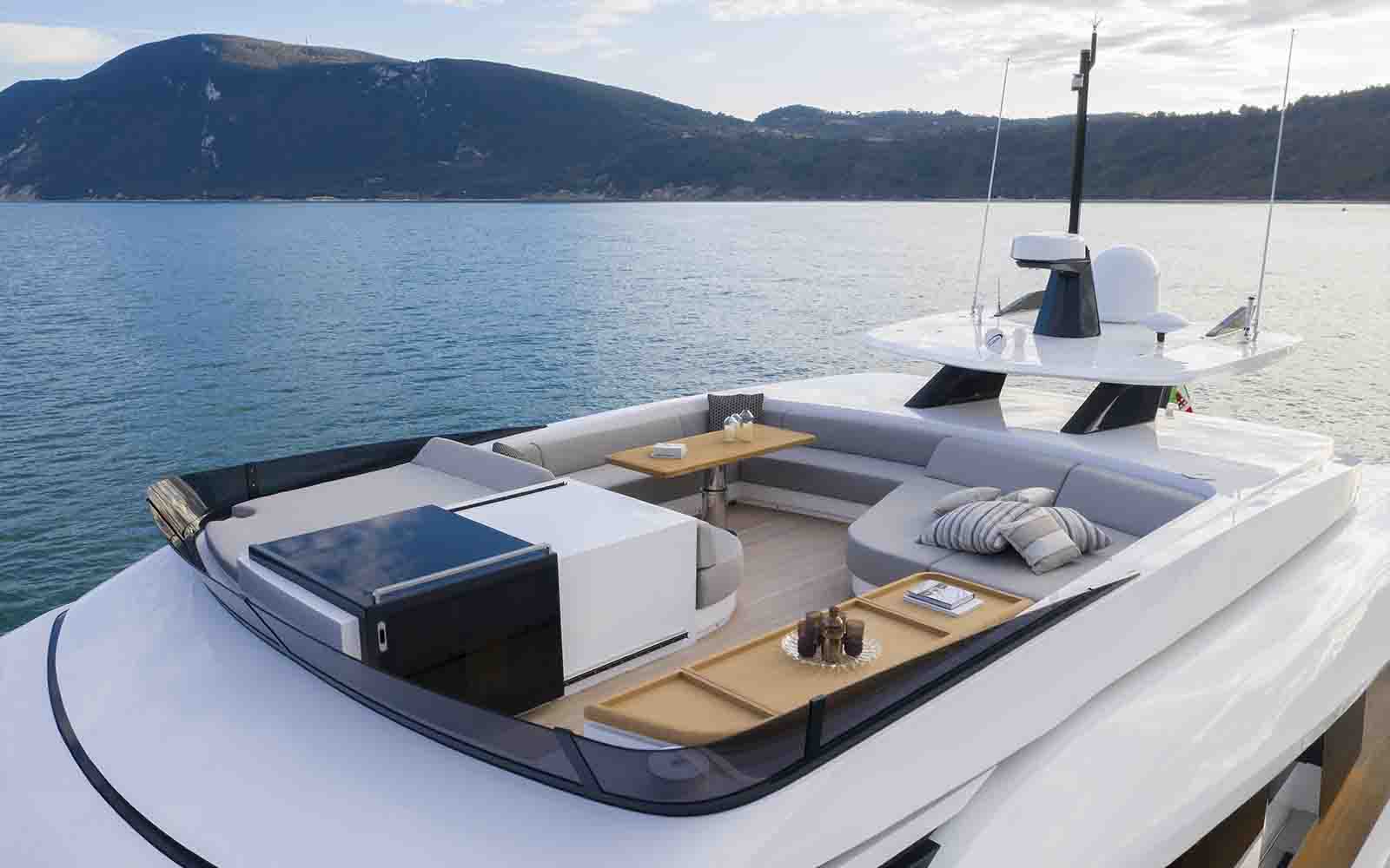 yacht boat shopping