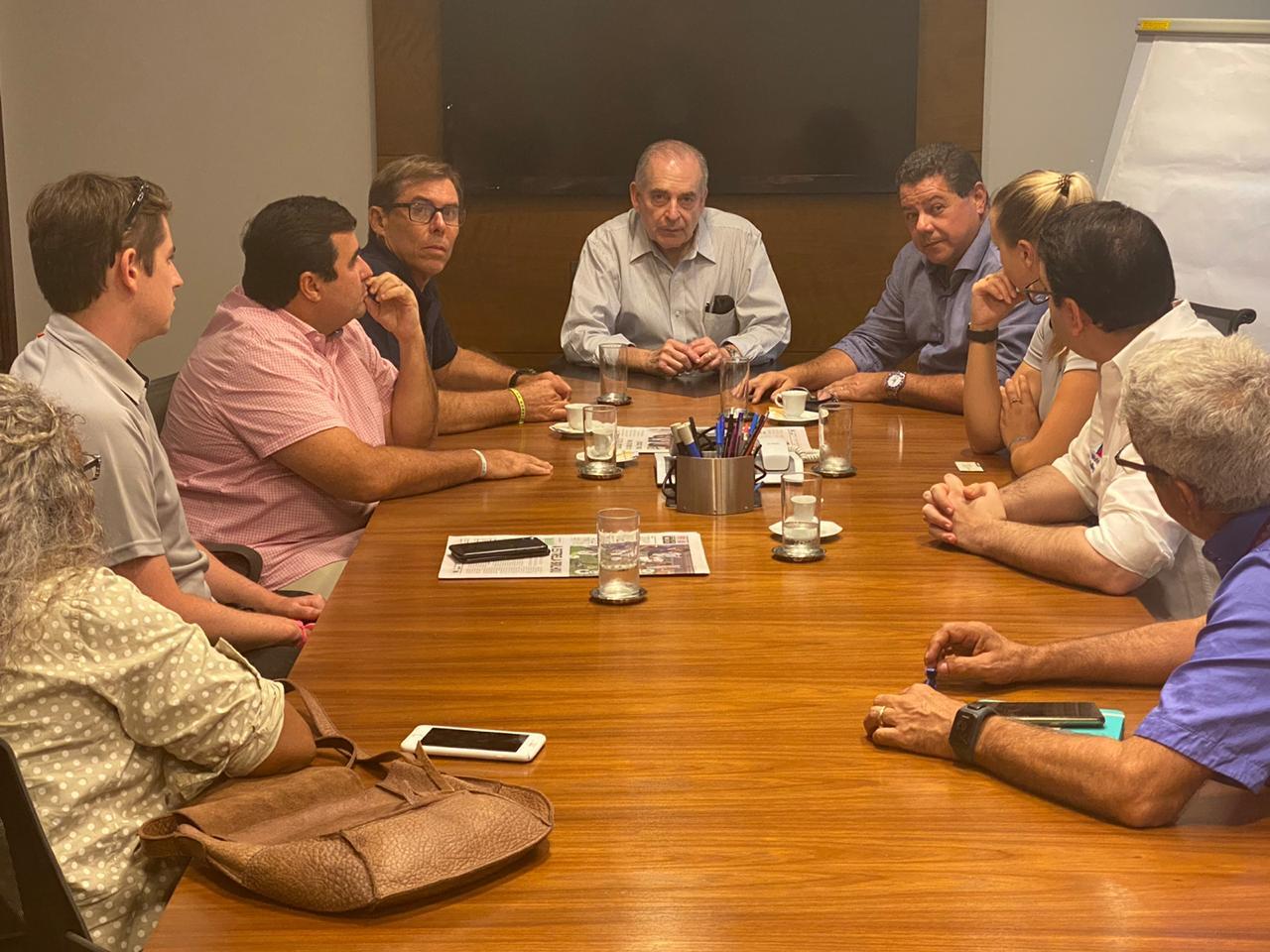 Com o presidente da Rede Bahia Antonio Carlos Magalhães Júnior. (Divulgação) - boat shopping