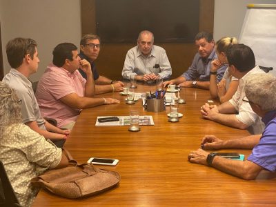 Com o presidente da Rede Bahia Antonio Carlos Magalhães Júnior. (Divulgação) – boat shopping