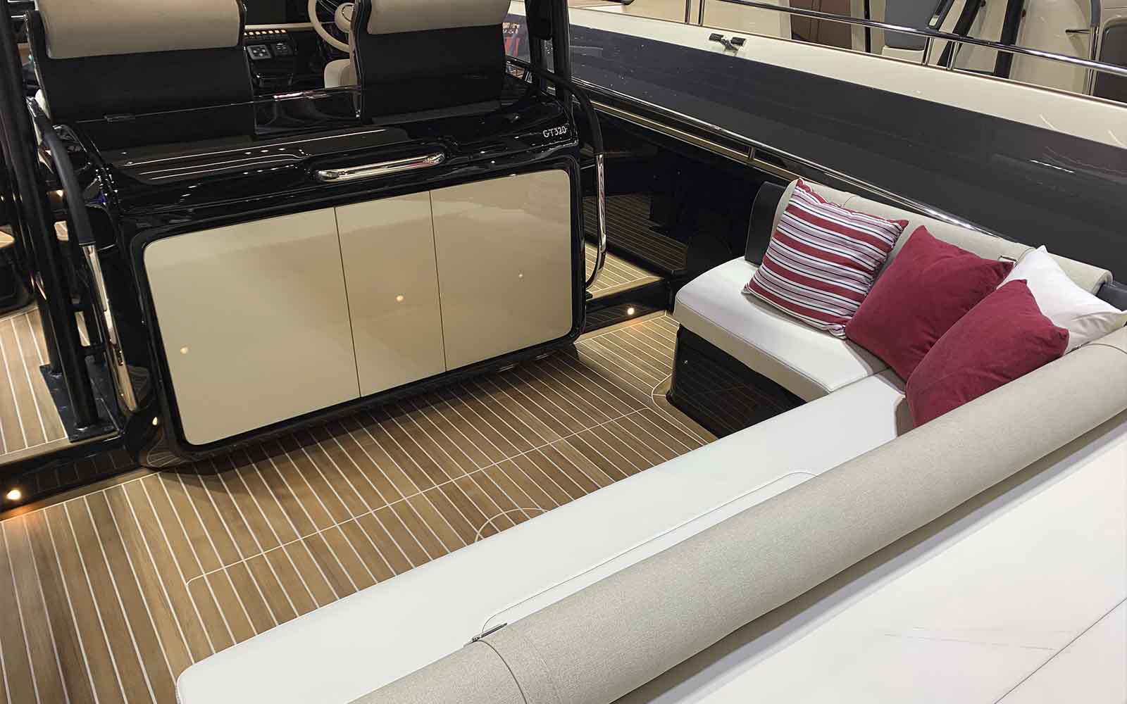 Invictus GT 320 Atelier - boat shopping