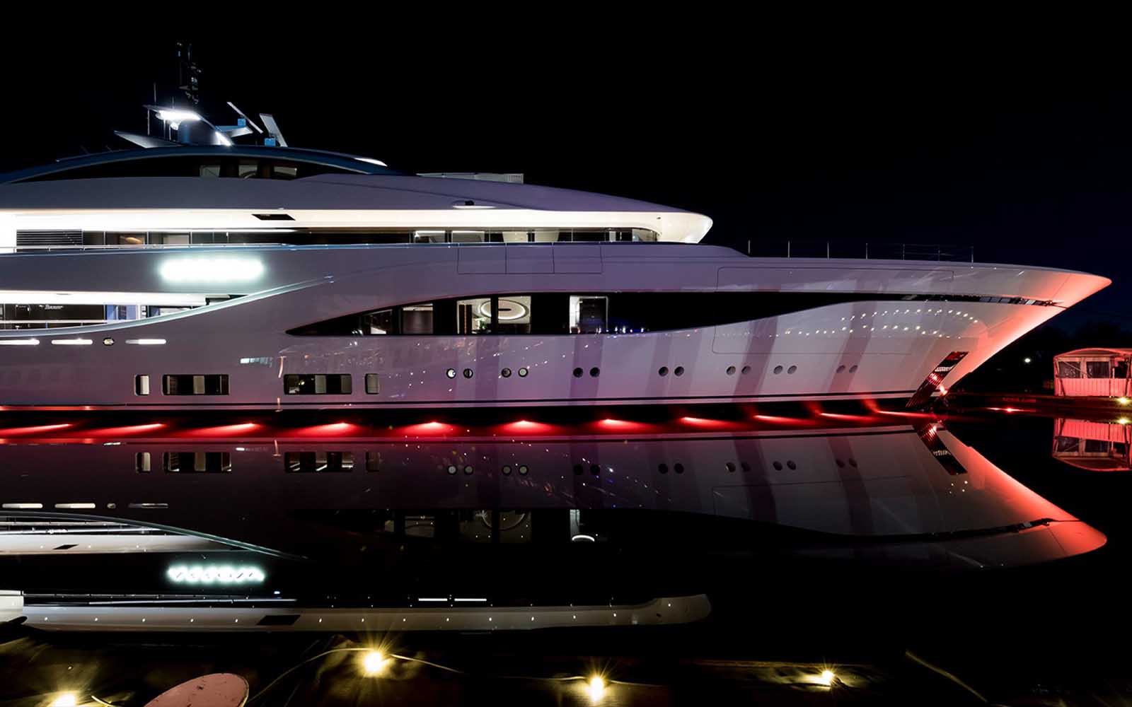 Superyacht Arrow Feadship entrega - boat shopping