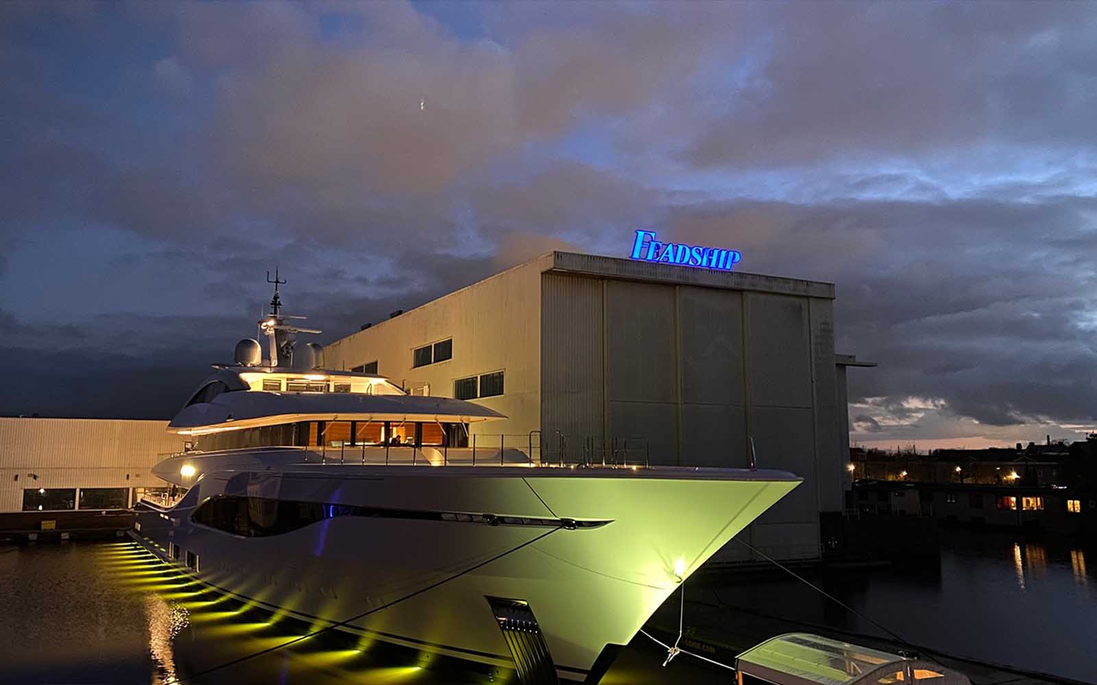 Superyacht Arrow Feadship entrega - boat shopping