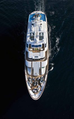 Superyacht Lady Moura - boat shopping