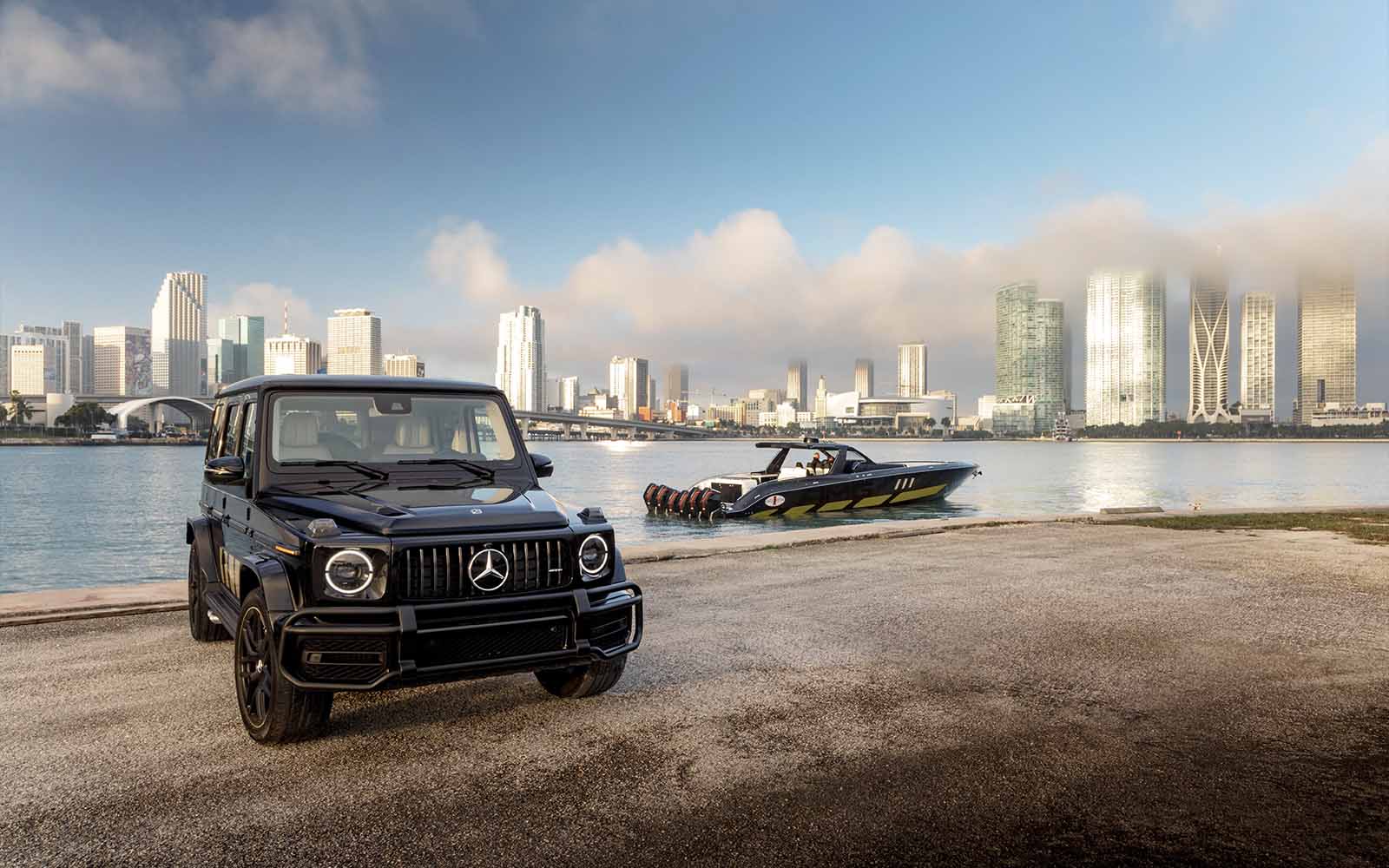 Cigarette Racing e Mercedes-AMG - boat shopping