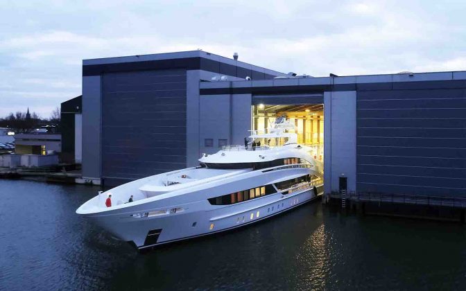 Heesen Yachts superiate Projeto Triton - boat shopping