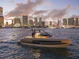 Invictus Yacht GT370 em Miami - boat shopping