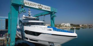 Lançamento Majesty 120 - boat shopping