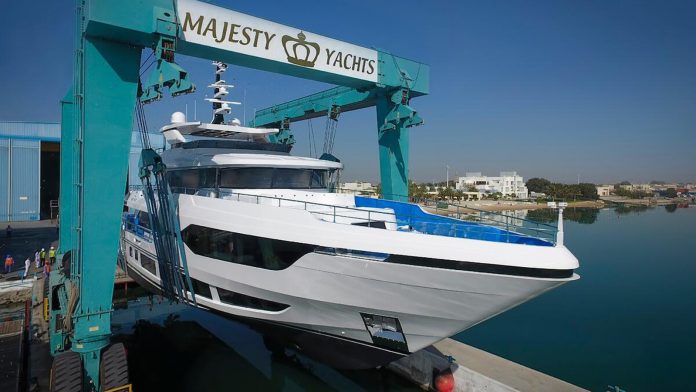 Lançamento Majesty 120 - boat shopping