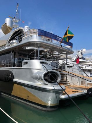 Miami Yacht Show - boat shopping