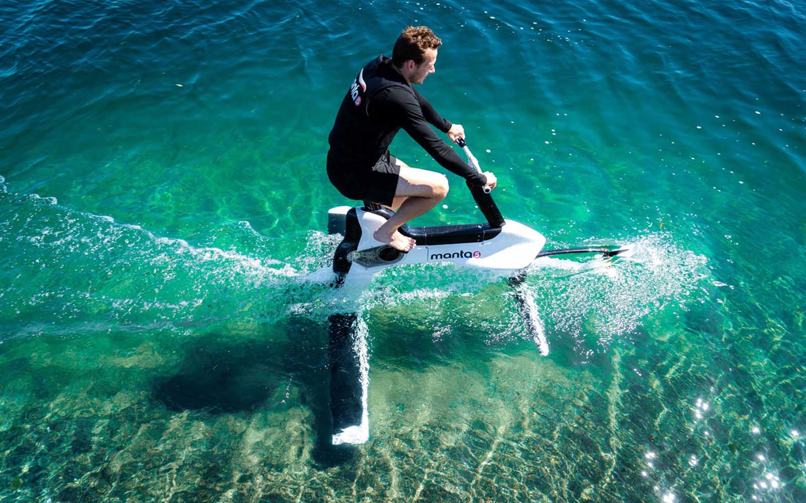 Water bike. Водный велосипед manta5. Manta5 Hydrofoiler. Manta5 – Водный электрический велосипед. Водный велосипед на подводных крыльях manta5.