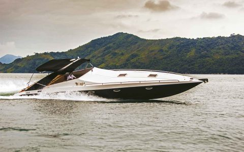Magnum – Boat shopping