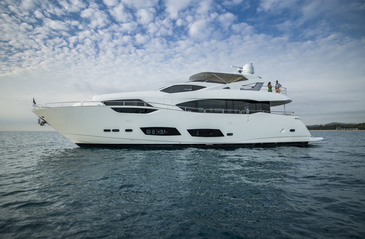 Sunseeker 95 Yacht Maje - boat shopping