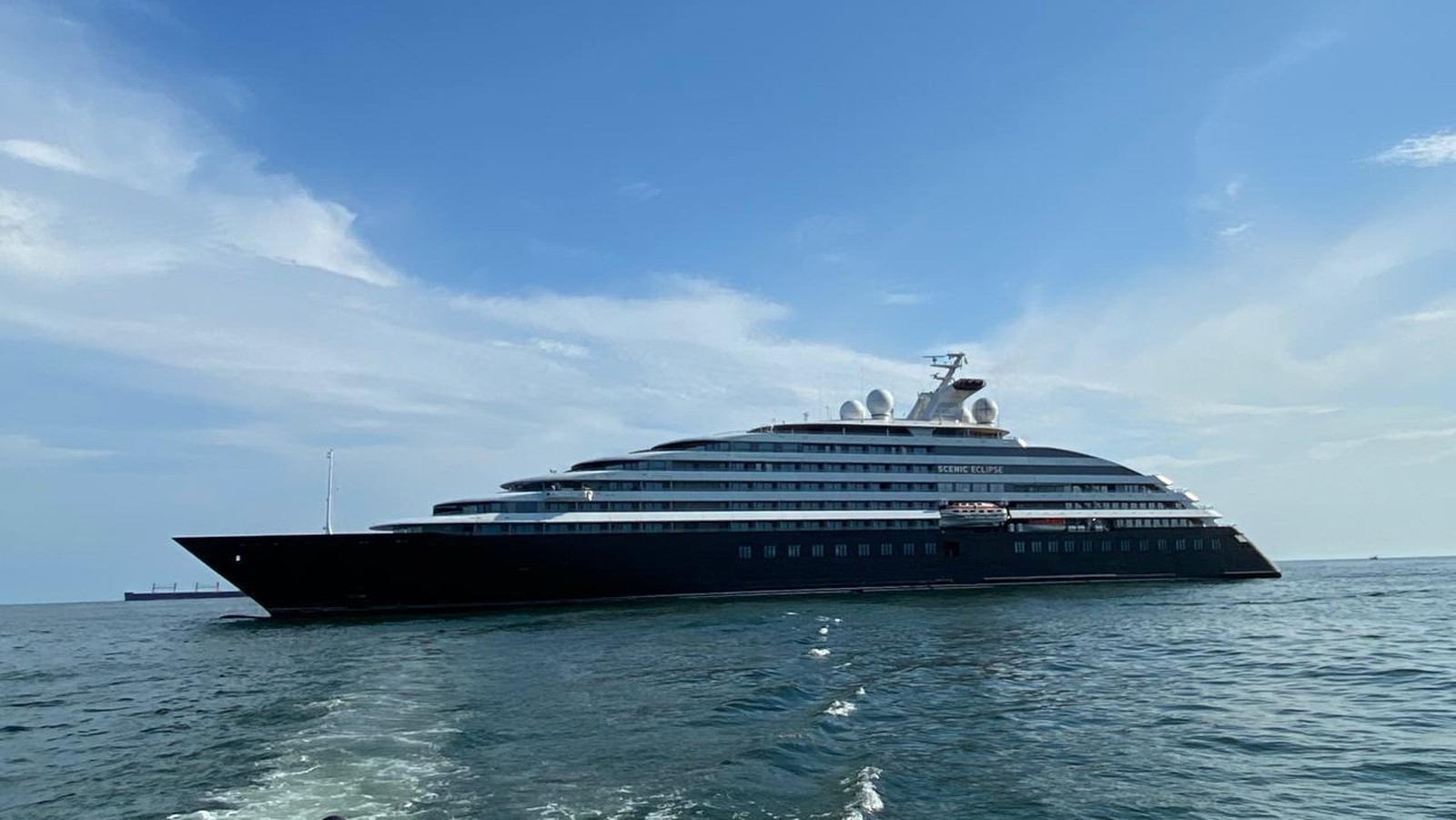 Embarcação Scenic Eclipse foi projetada para desbravar regiões como Ártico e Antártida — Foto- G1 Santos - boat shopping