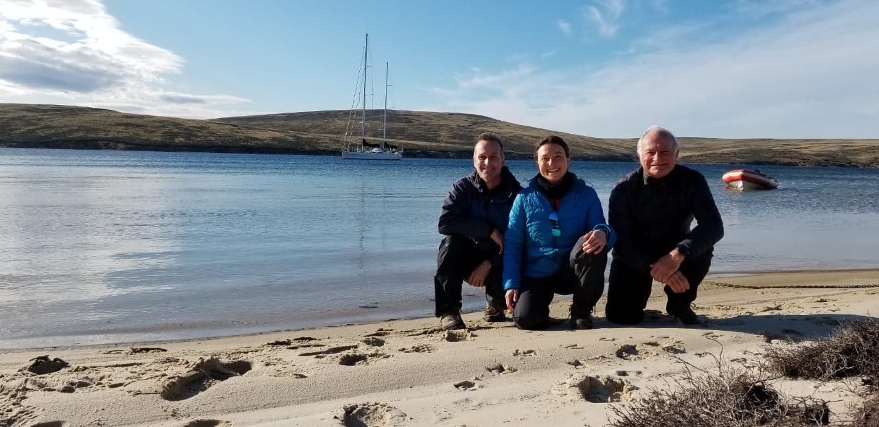 Isolamento a bordo - Wilhelm Erika e Vilfredo em West Falkland