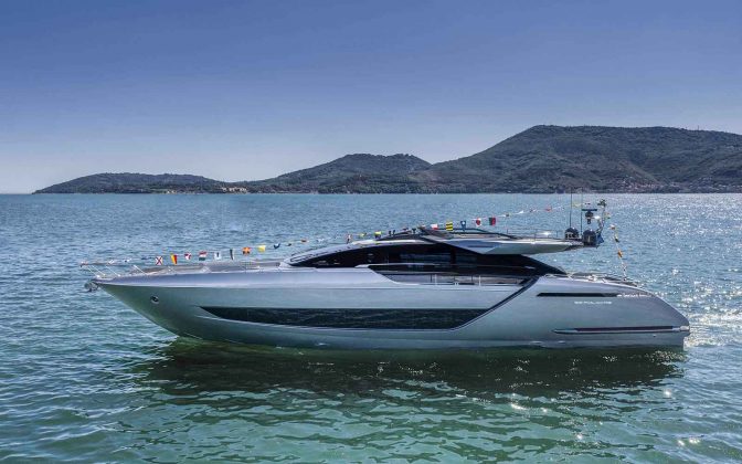 Riva 88 Folgore - boat shopping