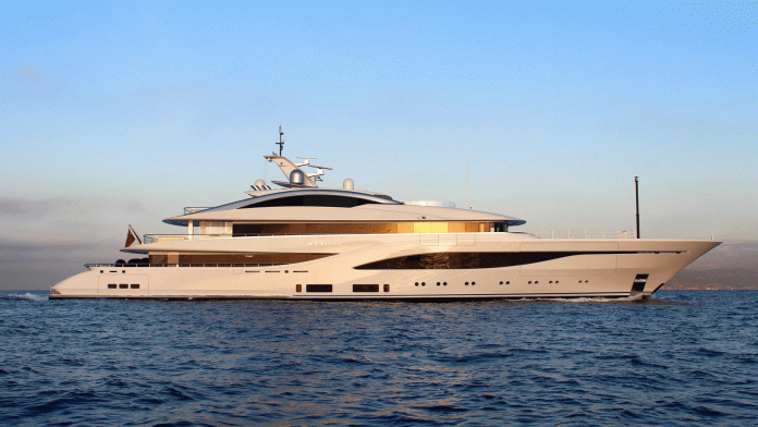 Superiate Arrow Feadship - boat shopping