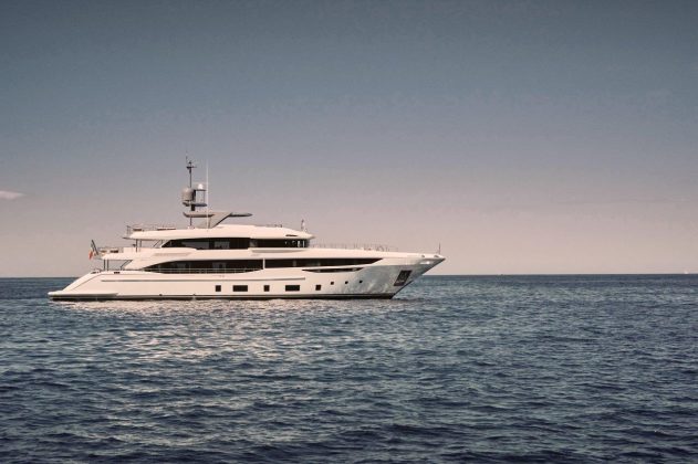 Superiate Ink Benetti Diamond 145 - boat shopping