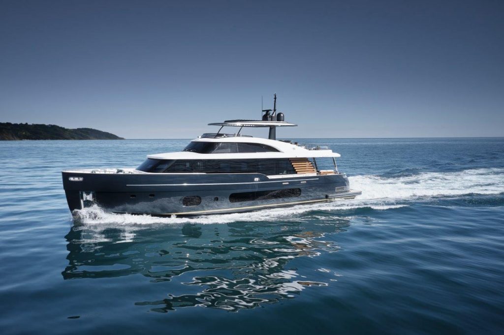 Azimut Magellano 25 Metri - boat shopping