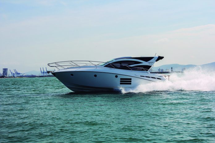 Fibrafort F420 Gran Coupé - boat shopping