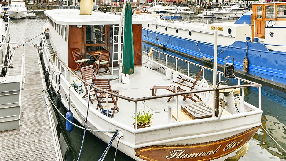 Flamant Rose iate Edith Piaf - boat shopping