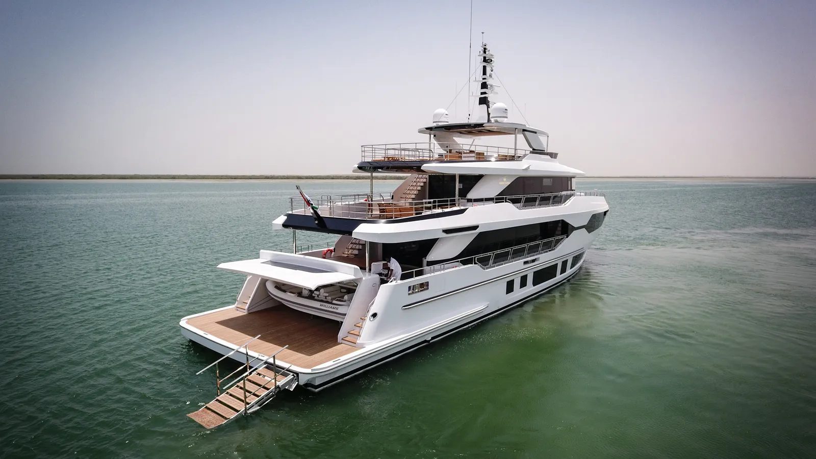 Gulf Craft Majesty 120 - boat shopping