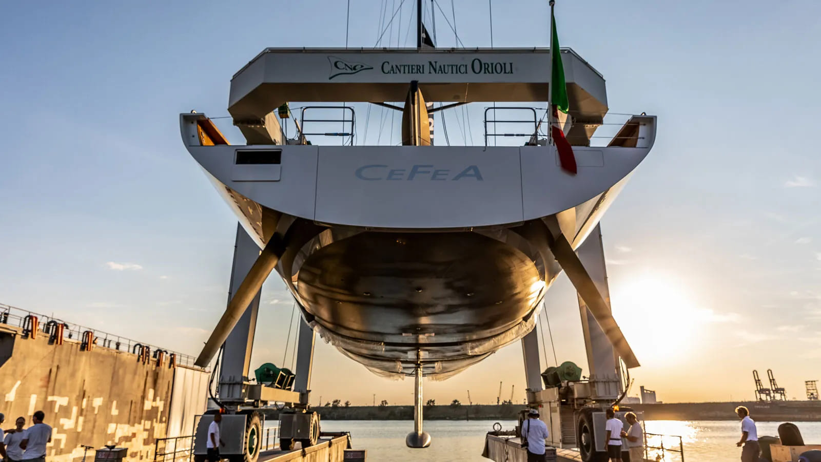 Solaris Yachts iate veleiro Cefea - boat shopping