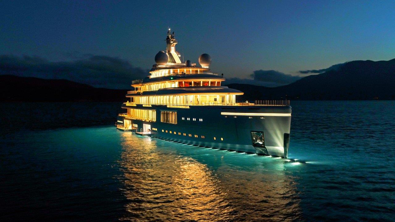 Superiate Luminosity Benetti - boat shopping